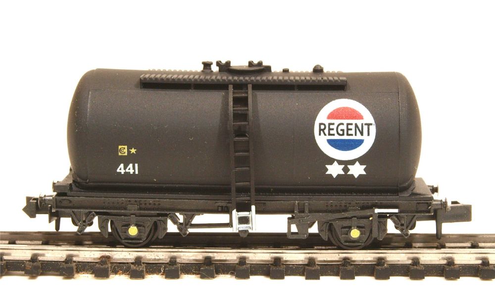 Peco NR-P77  Regent Oil Tank Wagon 1:148