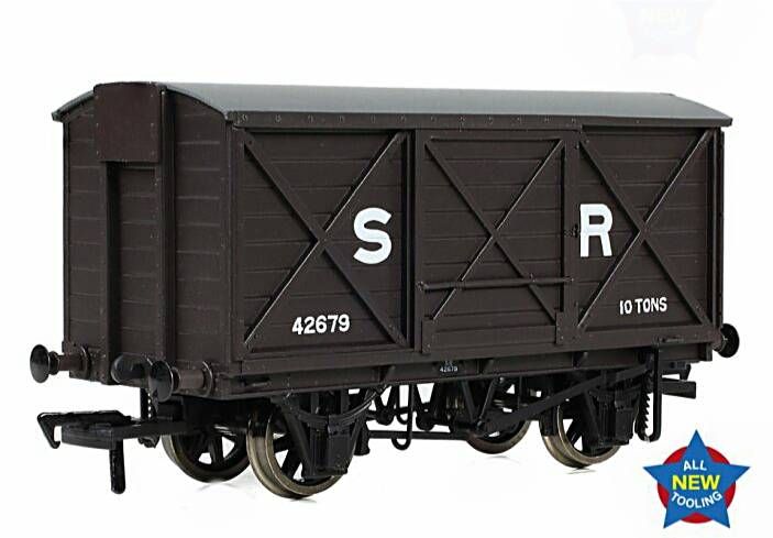 EFE Rail E87053  LSWR 10T Ventilated Van SR Brown (Early)
