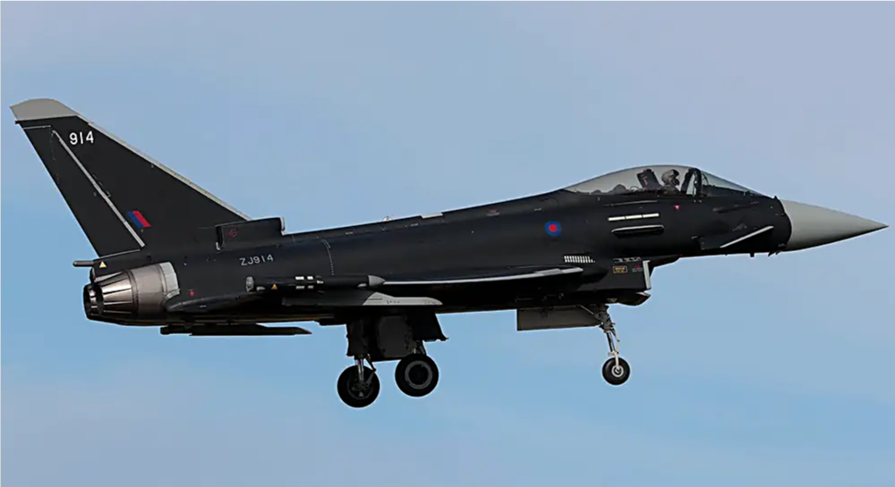 Revell 03796  Eurofighter Typhoon RAF (1:144)