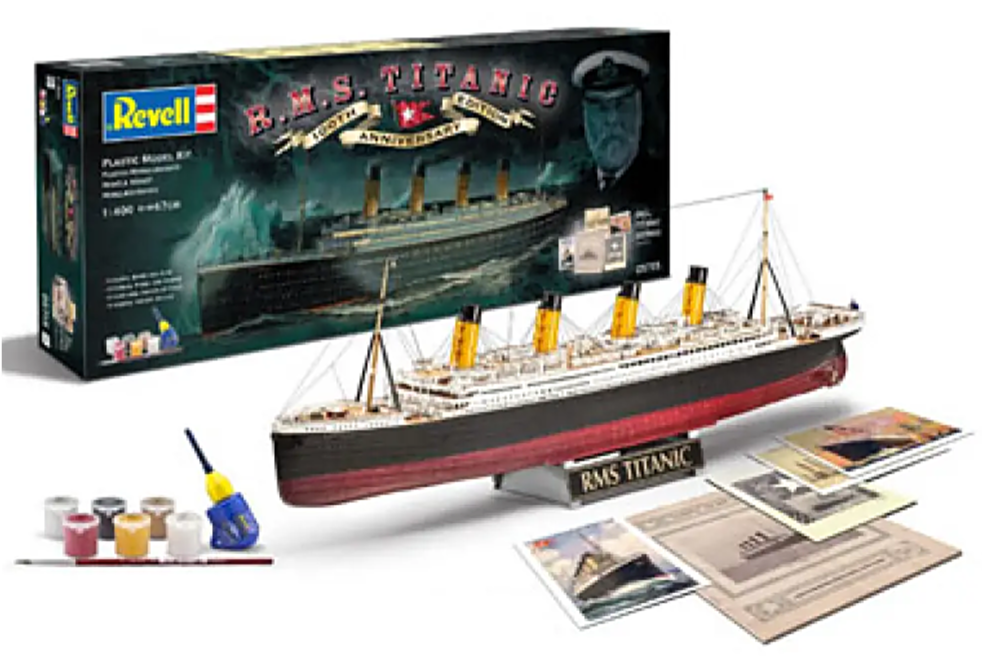 Revell 05715  Titanic '100 Years' (gift set) 1:400