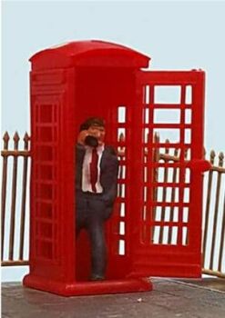 Peco Model Scene 5005  Telephone box & caller