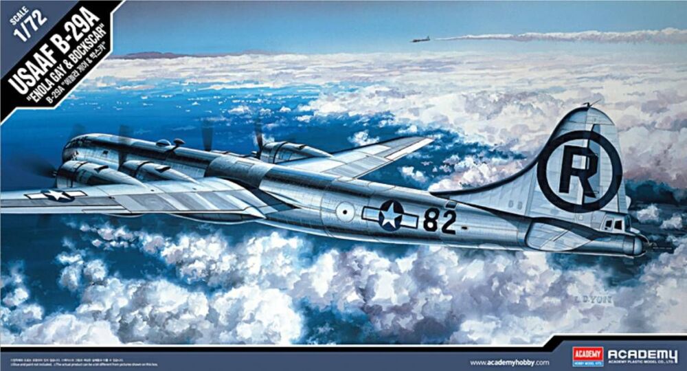 Academy 12528  US Air Force B-29A Enola Gay & Bockscar Heavy Bomber Aircraf