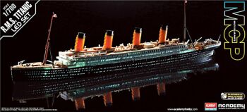 Academy 14220  British RMS Titanic MCP Ship + LED set