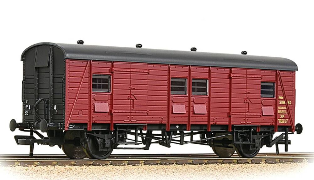 Bachmann 39-526A  SR PMV Parcels & Miscellaneous Van BR Crimson