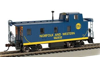 Bachmann 14003  Streamlined Caboose with Offset Cupola - Norfolk Western #562832