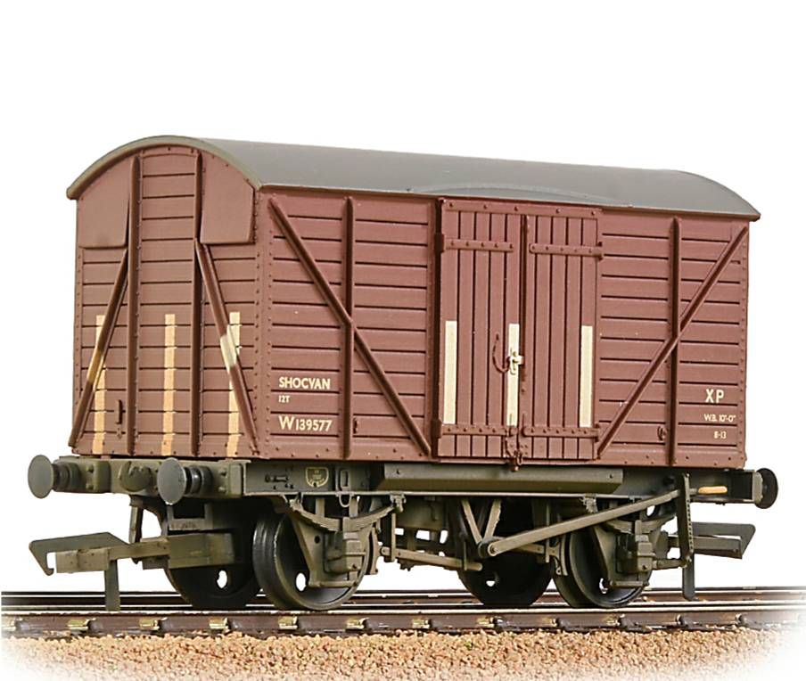 Bachmann 37-902B  GWR 12T Shock Van Planked Ends BR Bauxite (Early) [W]