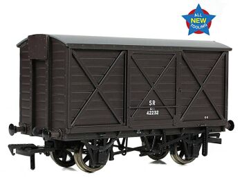 EFE Rail E87054  LSWR 10T Ventilated Van SR Brown (Late)