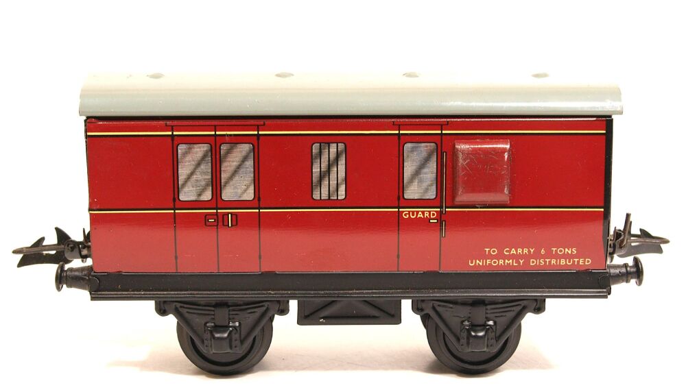 Hornby No41-SU  Suburban Passenger Brake Van (O Gauge)