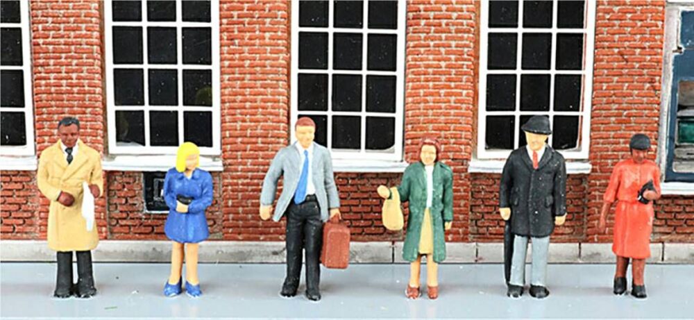 Bachmann USA 33120  Standing Office Workers (HO)