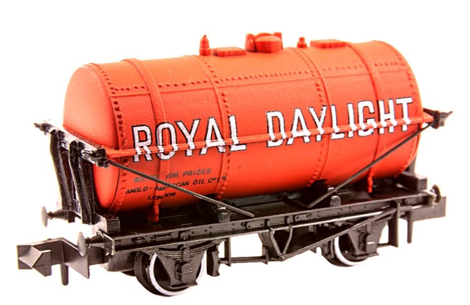 Peco NR-P163  Royal Daylight Petrol Tank Wagon (N scale)