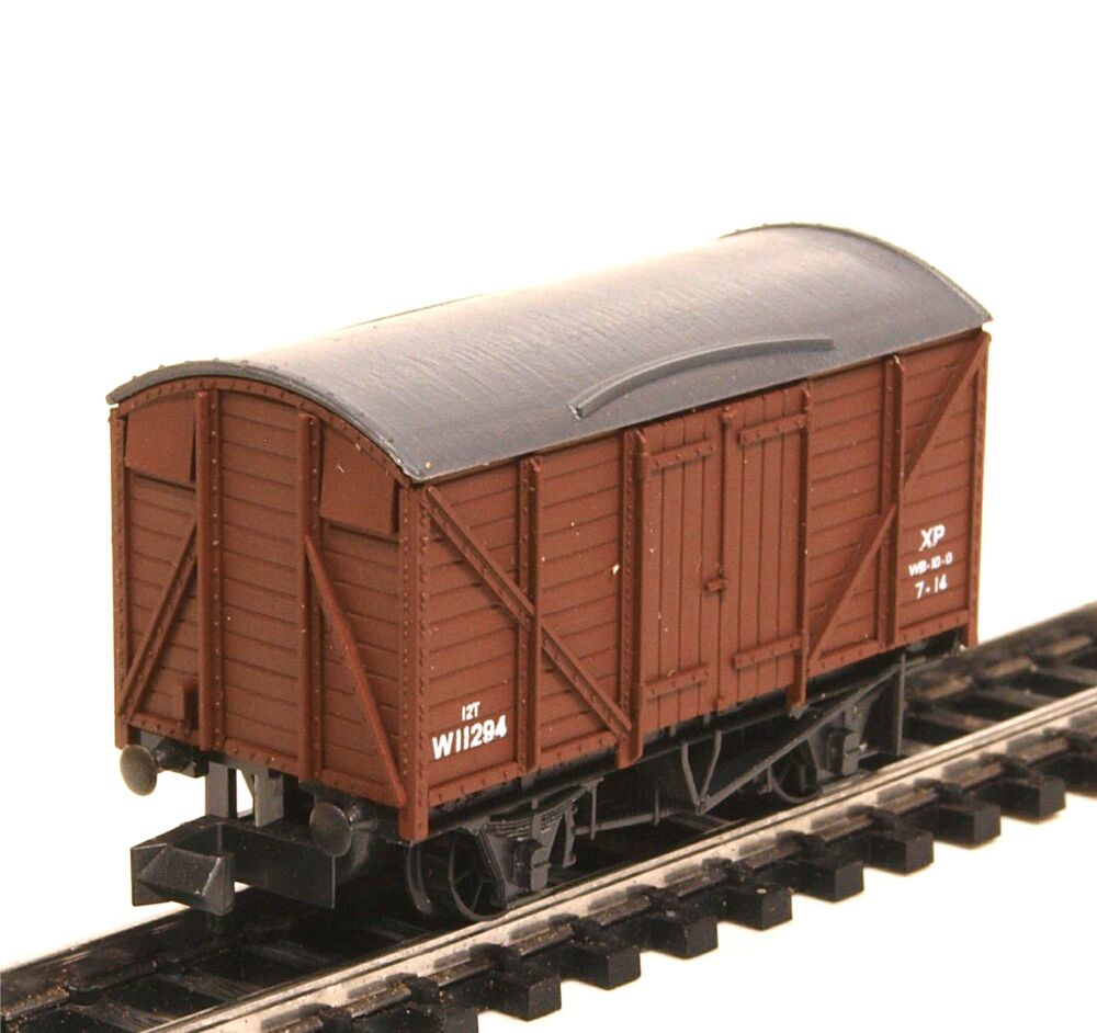 Peco NR-43B-SU  BR Twin Vent Van (N scale)