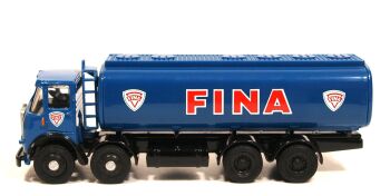 EFE 13701-SU  Atkinson 8 wheel tanker 'Fina fuel oils' (1:76)