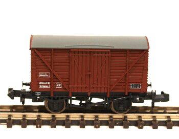 Graham Farish 373-703A-SU  BR 12T Single Vent Van ( Planked) (N scale)