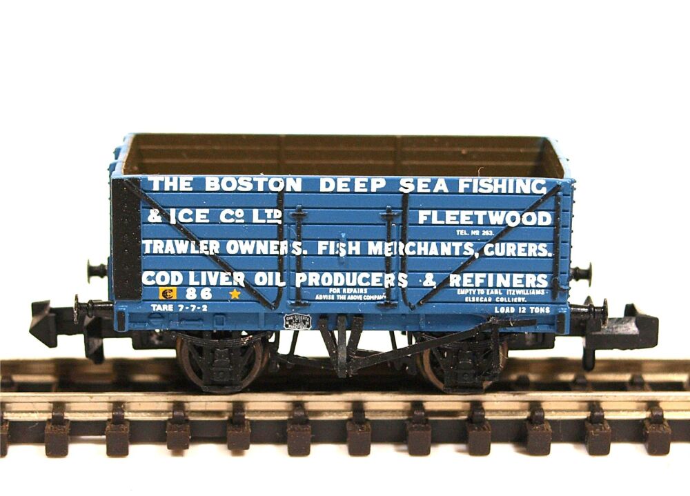 Graham Farish 377-126-SU  8 Plank wagon 'Boston Deep Sea Fishing' (N scale)