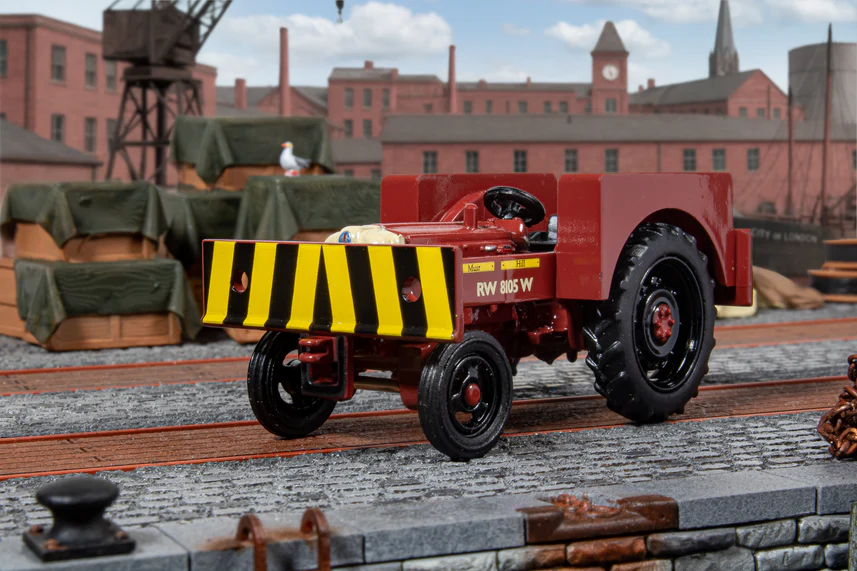 Oxford Rail OR76FTRS003  Fordson Tractor Rail Shunter (BR)