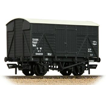 Bachmann 37-751F  GWR 12T Fruit Van GWR Grey