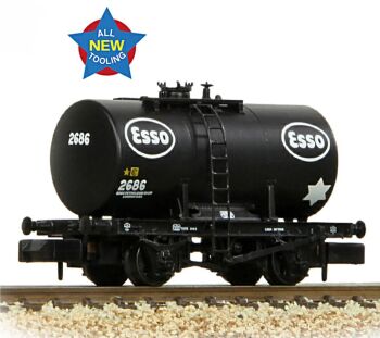 Graham Farish 378-005A  20T Class B Anchor-Mounted Tank Wagon 'Esso' Black