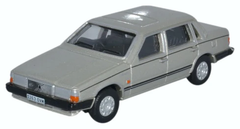 Oxford Diecast 76VO001  Volvo 760 Gold Metallic