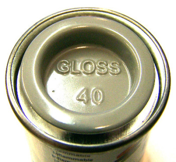 Humbrol 40  (Gloss) Enamel    Pale Grey AA0432