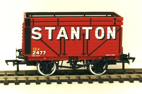 Bachmann 37-206 8 plank wagon with coke rail