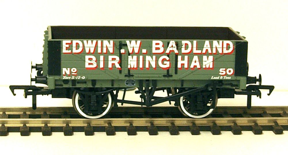 Bachmann 37-062A  5 Plank wagon 'Edwin Badland'