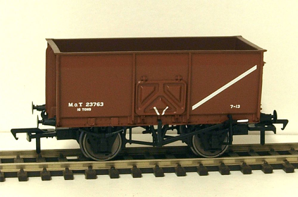 Bachmann 37-426C  16t Slope sided mineral wagon