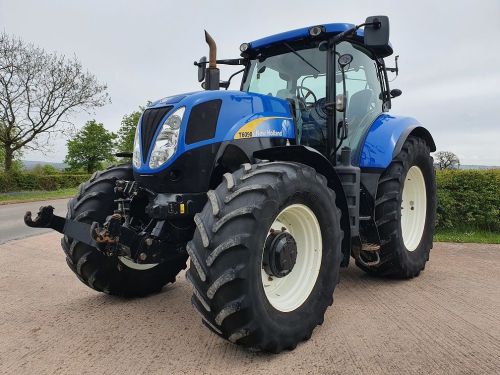 0104: New Holland T6090 Tractor, Full Spec,  50KPH, Year 2011.