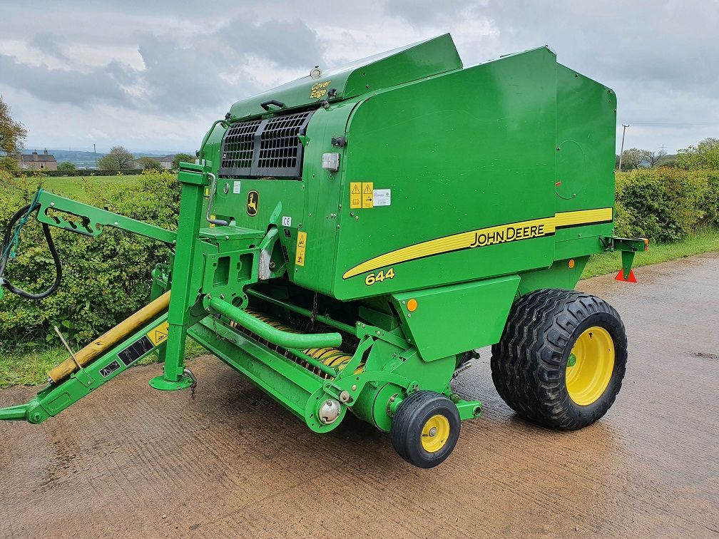 0102: John Deere 644 Round Baler. Only 8,300 Bales From New.