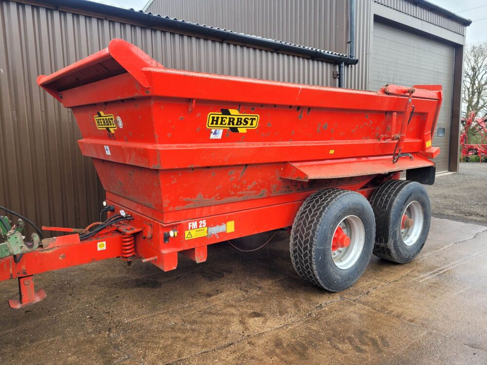 0960:  SOLD Herbst 16 Ton Dump Trailer. Year 2016. 10 Stud Super Singles. Hydraulic Tailgate, Sprung Drawbar. Rear Tow Hitch Tidy Order. £ SOLD.