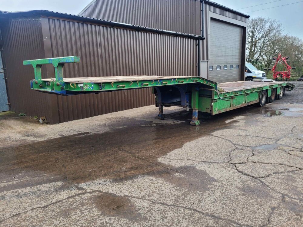 1000: SOLD 2006 SM Tri Axle Step Frame Low Loader / Machinery Trailer. 44ft c/w 2ft 6  Rear Pull Out Extension. £ SOLD