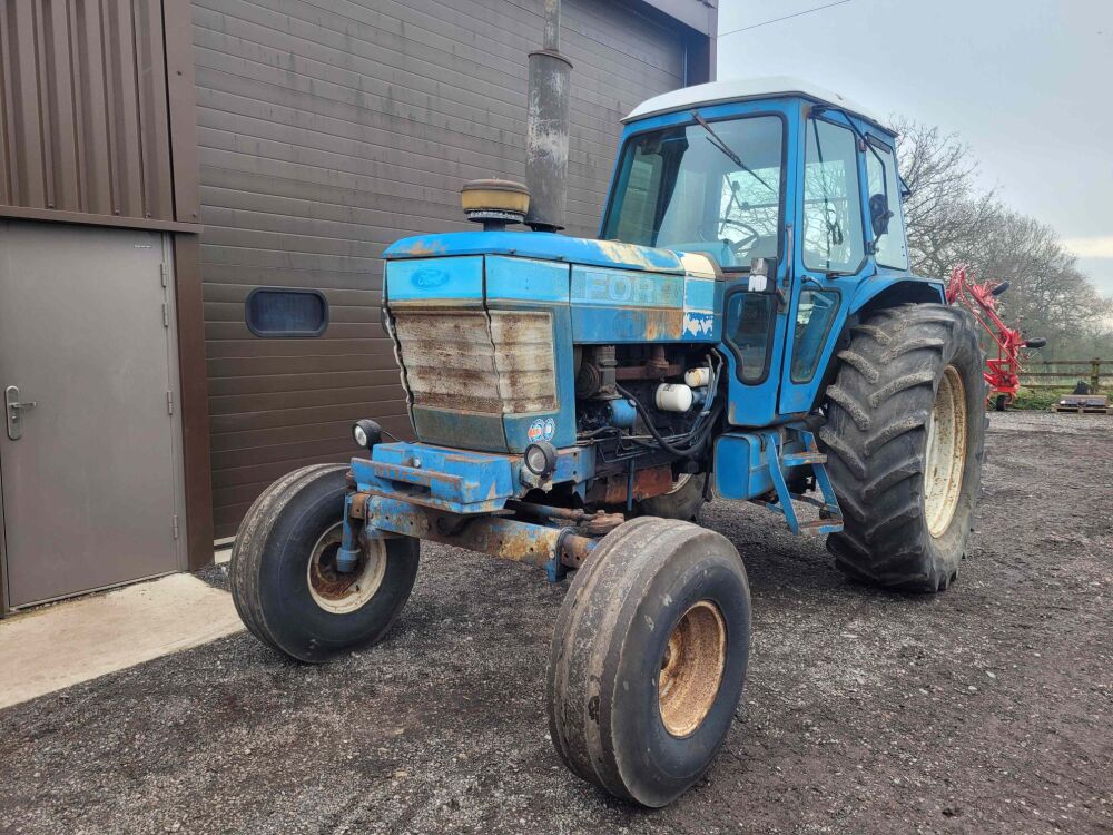 0120: Ford 8210 2wd B Reg 1984 c/w V5. Showing 8225 Hours. Starts, Runs, Drives Well, PUH. £10,250 Plus Vat