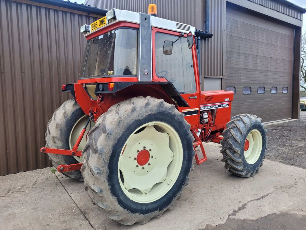 International 856XL 6