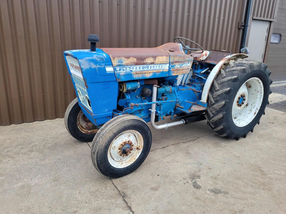 0151: Ford 3000 Vineyard / Narrow Model. 3 Cylinder Diesel. Starts & Runs Well, Down swept Exhaust,  £3,900 Plus Vat