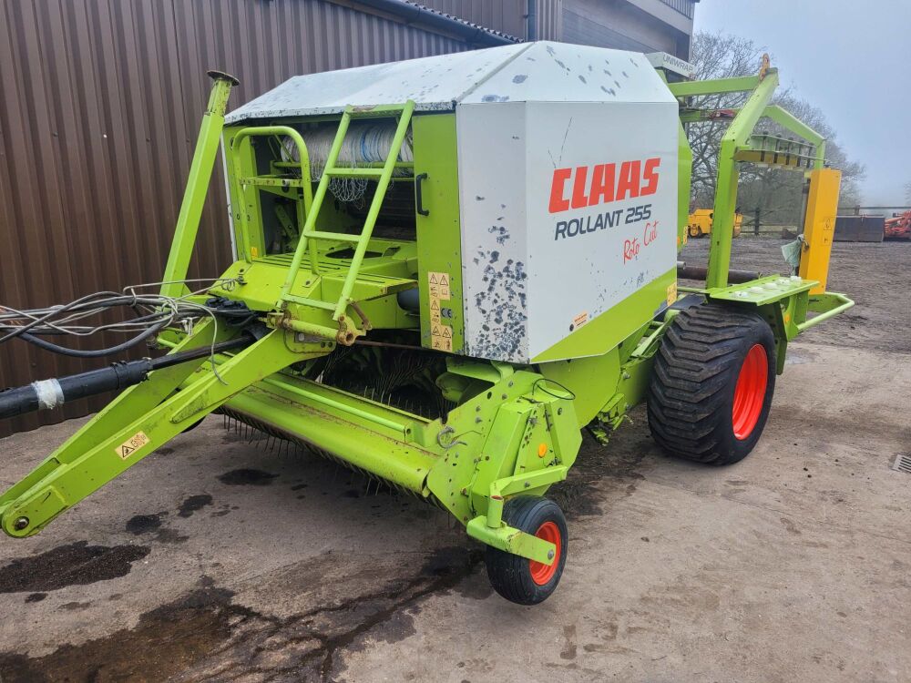 Claas Rollant 255 1