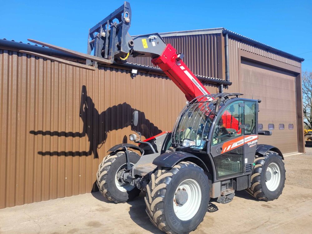 Massey Ferguson TH 6534 1