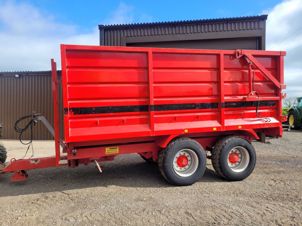 0971: JPM 12 Ton Grain Trailer. Year: 2014. Sprung Drawbar, Hyd Tailgate c/w Grain Chute, 10 Stud Super Singles, Rear Tow Hitch £9,000 Plus VAT