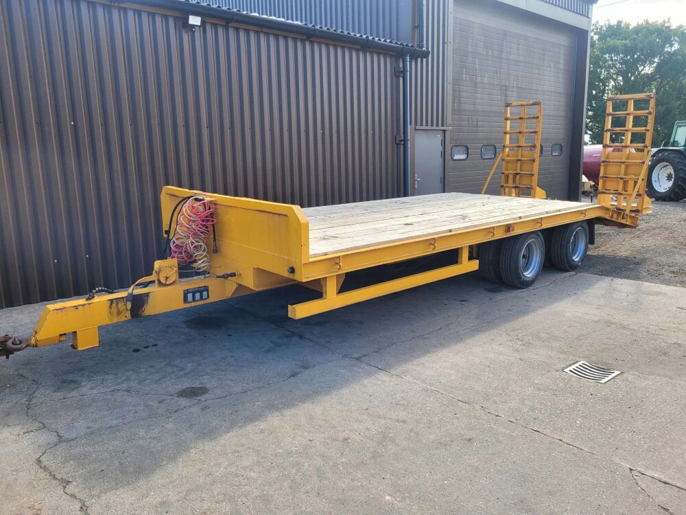 0973: Chieftain 22Ft Tandem Axle Low Loader, Air Brakes, Good tyres All Round, Recent New Floor & Paint. £6,200 Plus Vat