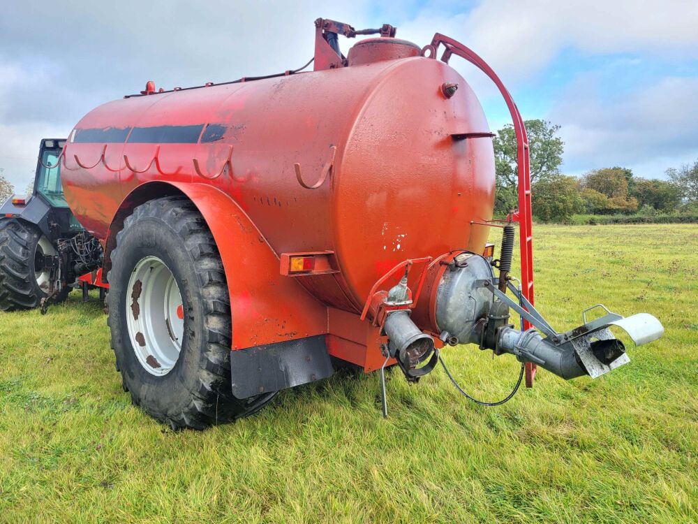 Hi Spec 2600 Gallon 4