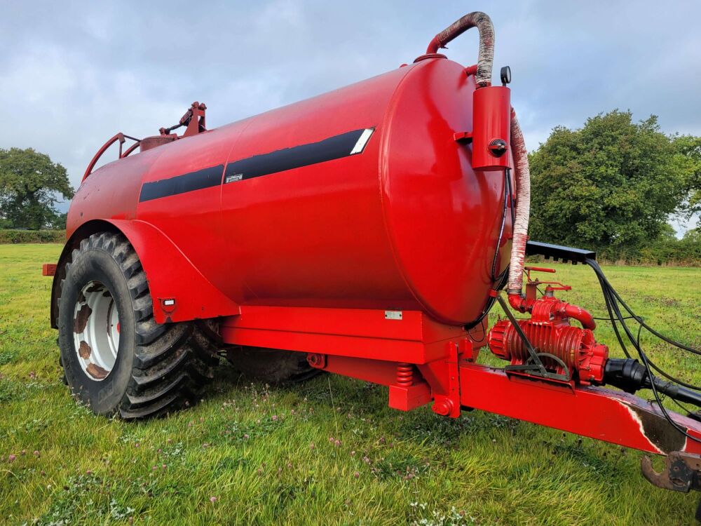 Hi Spec 2600 Gallon 8