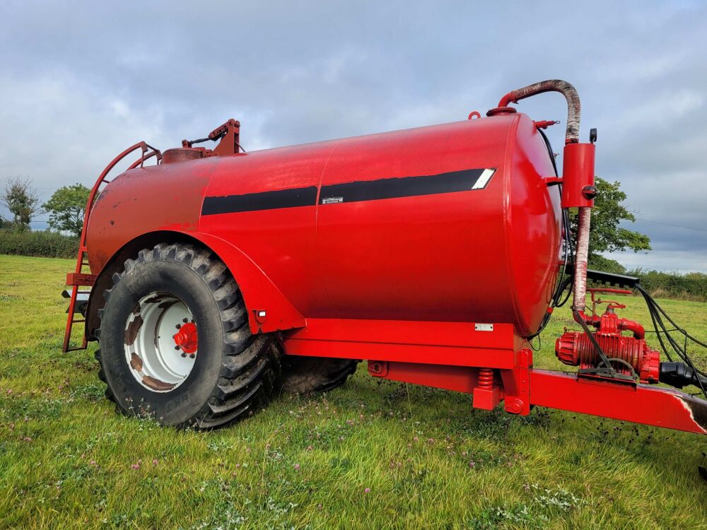 Hi Spec 2600 Gallon 9