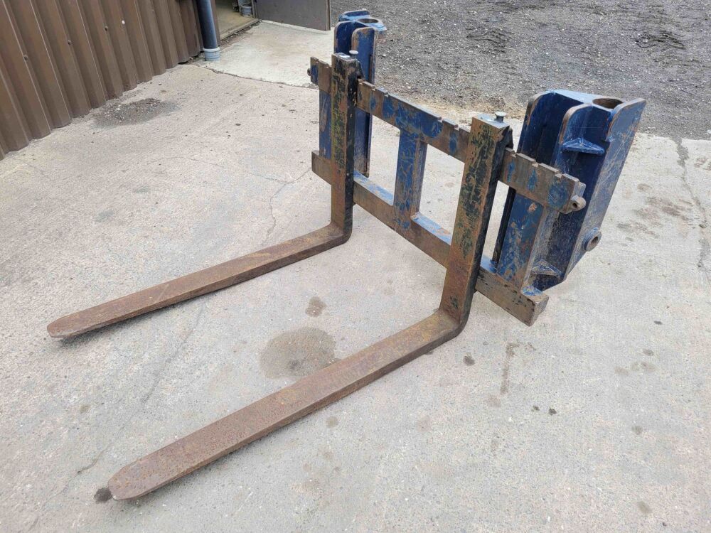 1101: F.K Machinery Cone & Pin Back Plate c/w Pallet Tines &pound;550 Plus Vat