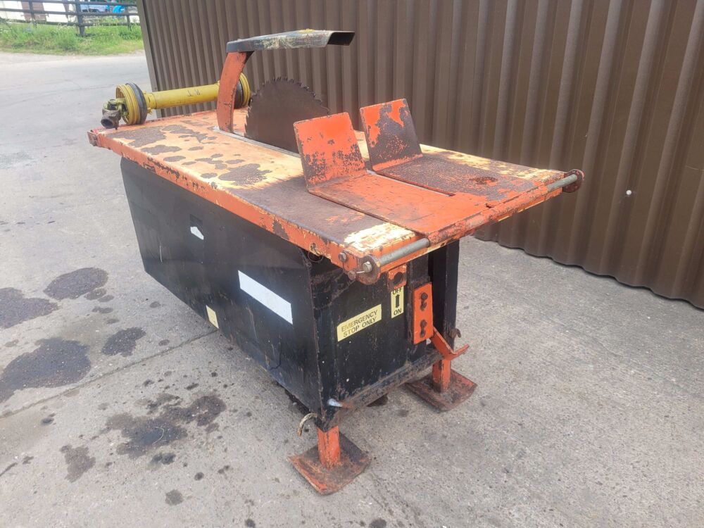 Browns Woodworker sawbench 3