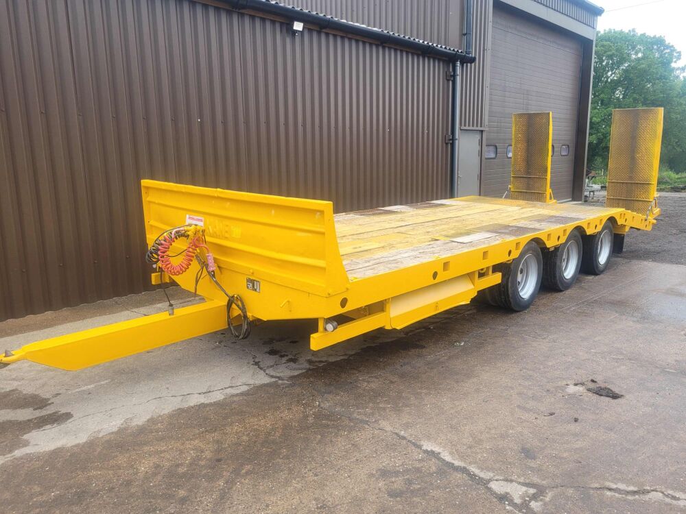 0967: Kane 24 Ton Tri Axle Low Loader, Year 2016, 24ft Bed, Air over Hyd Brakes, Manual Ramps,  8 Stud 215/75 R17.5 W&T. &pound;9,500 Plus Vat.