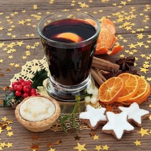 Mulled wine & festive nibbles