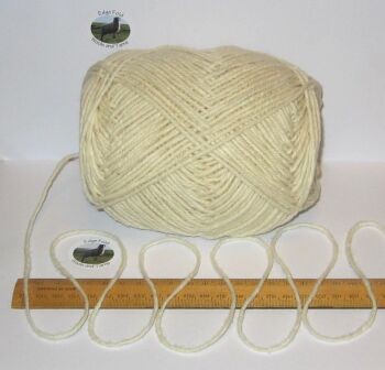 100g balls Cream 100% Traditional Pure Sheep Wool DK double knitting yarn SALE £2.99