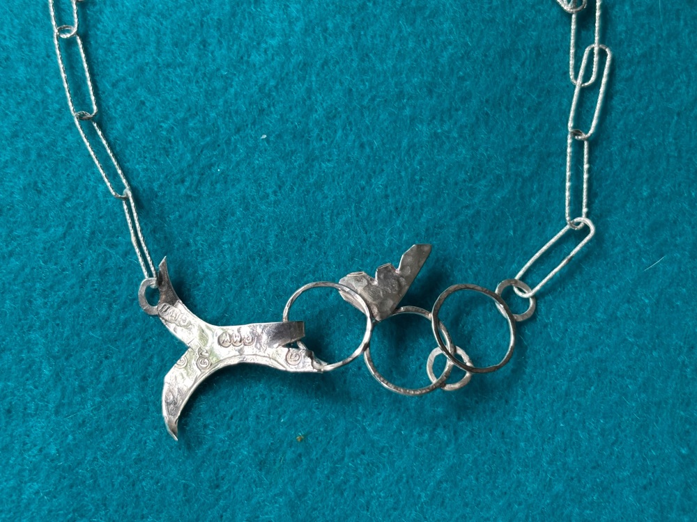Selkies splash necklace