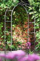 Tom Chambers Classic Metal Garden Arch 2.2m 