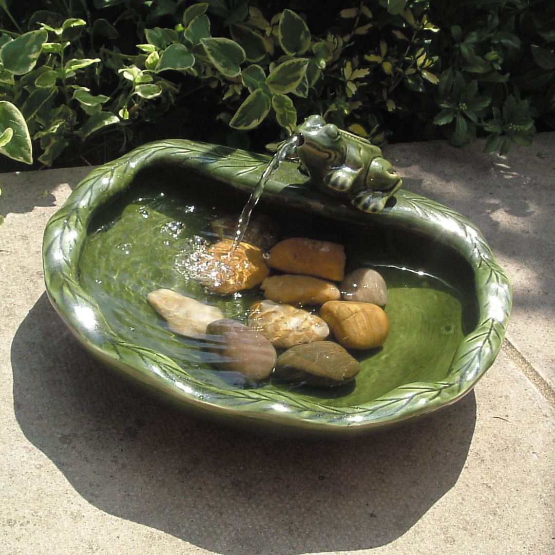 Smart Solar Ceramic Frog Fountain Water Feature