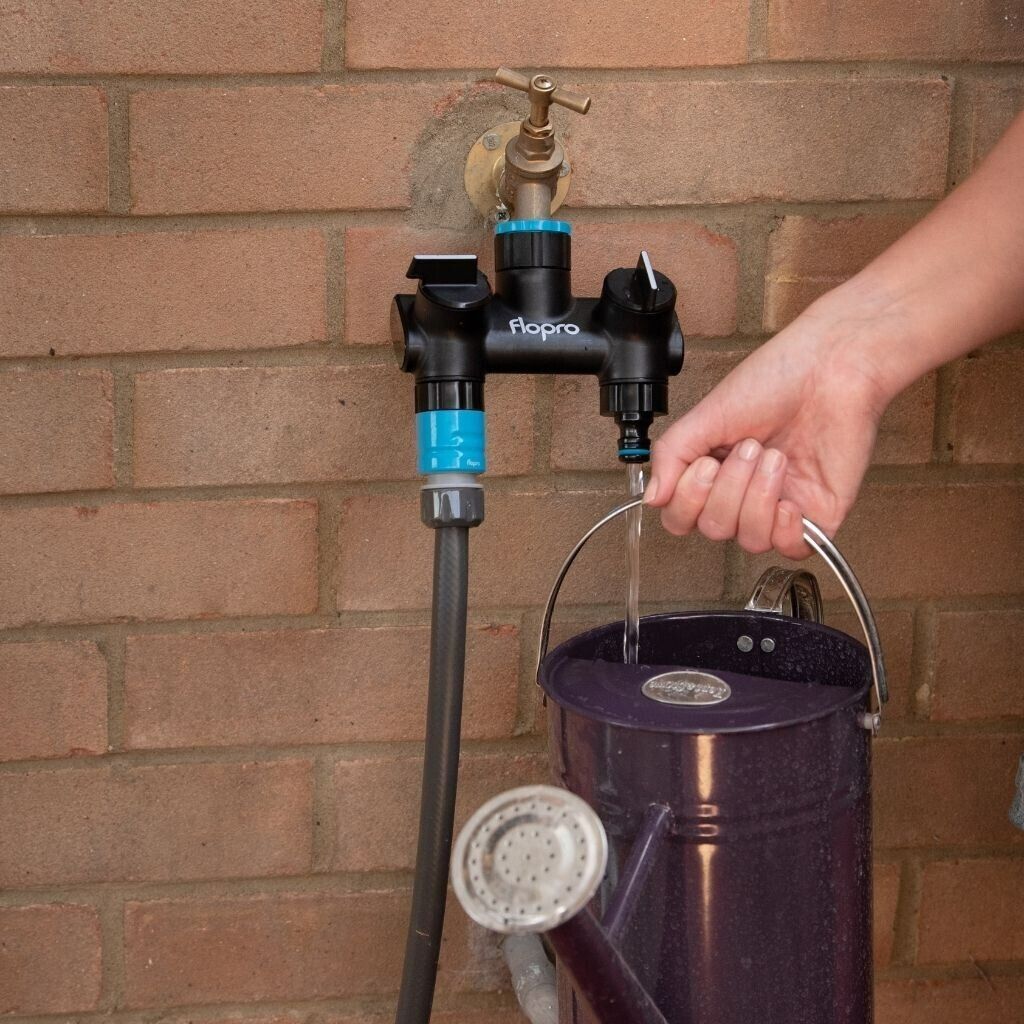 Westland Flopro Outdoor Double Tap Connector with Individual Water Controll