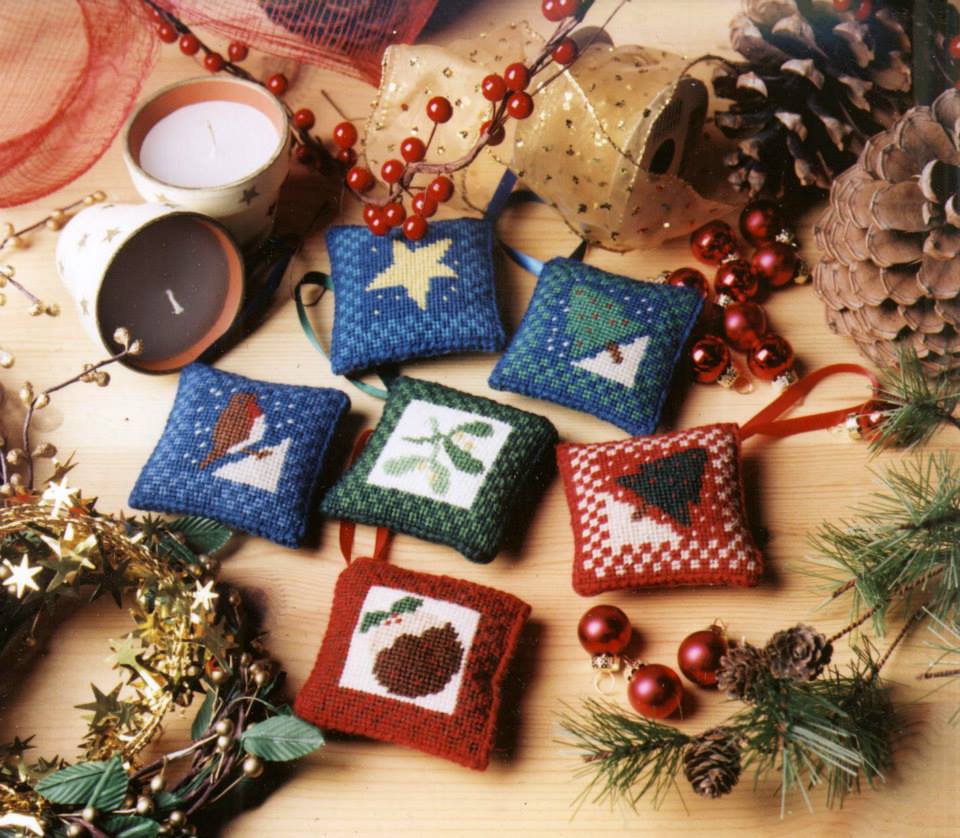 ChristmasTapestry Kit  Set of 6 Christmas  Tree Decorations 